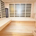 Сasa de vacaciones Gorgeous In With Sauna