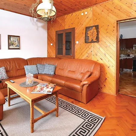 Holiday home Awesome In With Outdoor Swimming Pool